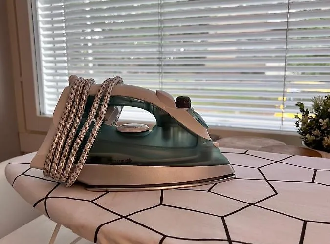 Kaksio Helsingissae Omalla Parkkipaikalla شقة *